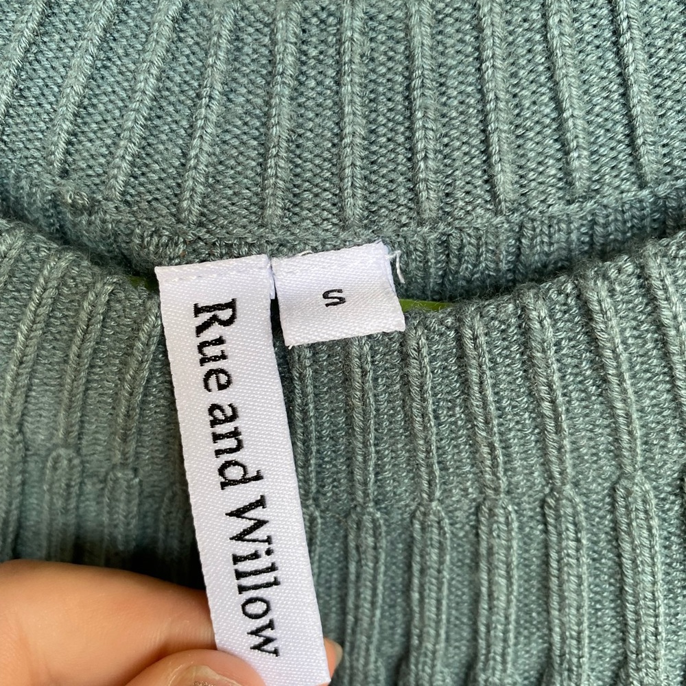 Rue and Willow knit tank top